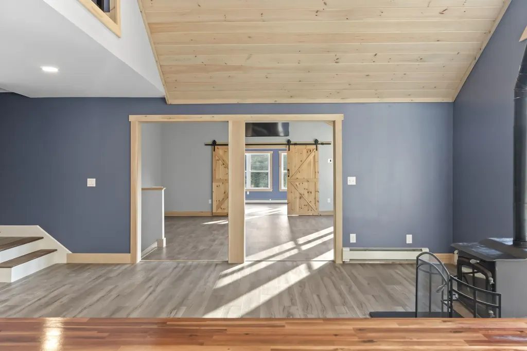 943 Greenwood Road Norway ME 04268