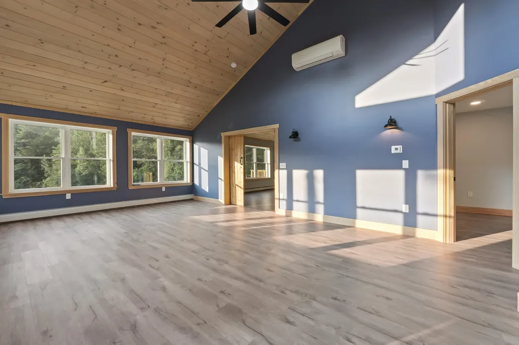 943 Greenwood Road Norway ME 04268