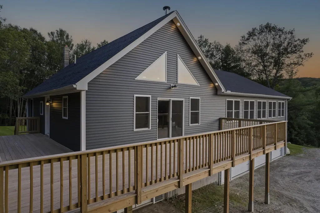 943 Greenwood Road Norway ME 04268