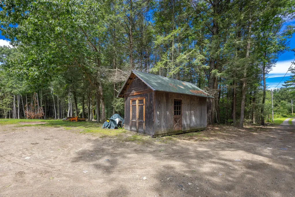 27 Sams Road Arundel ME 04046