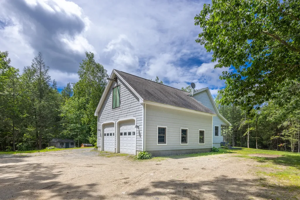 27 Sams Road Arundel ME 04046