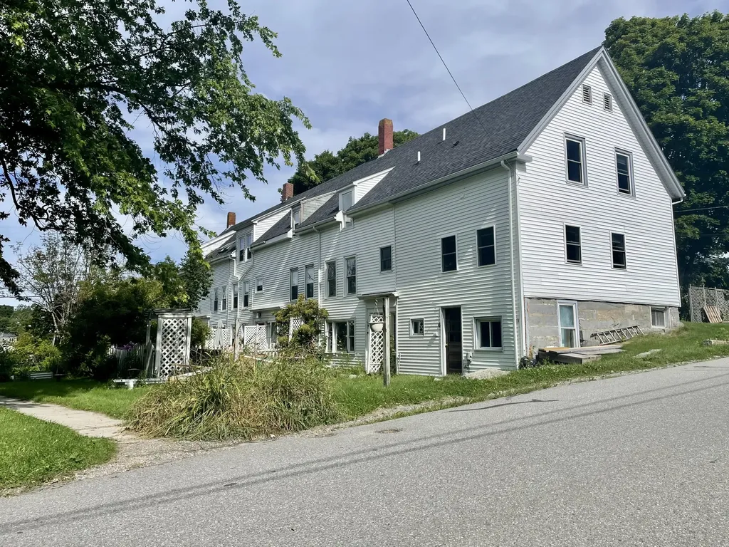 3 School Street Vinalhaven ME 04863