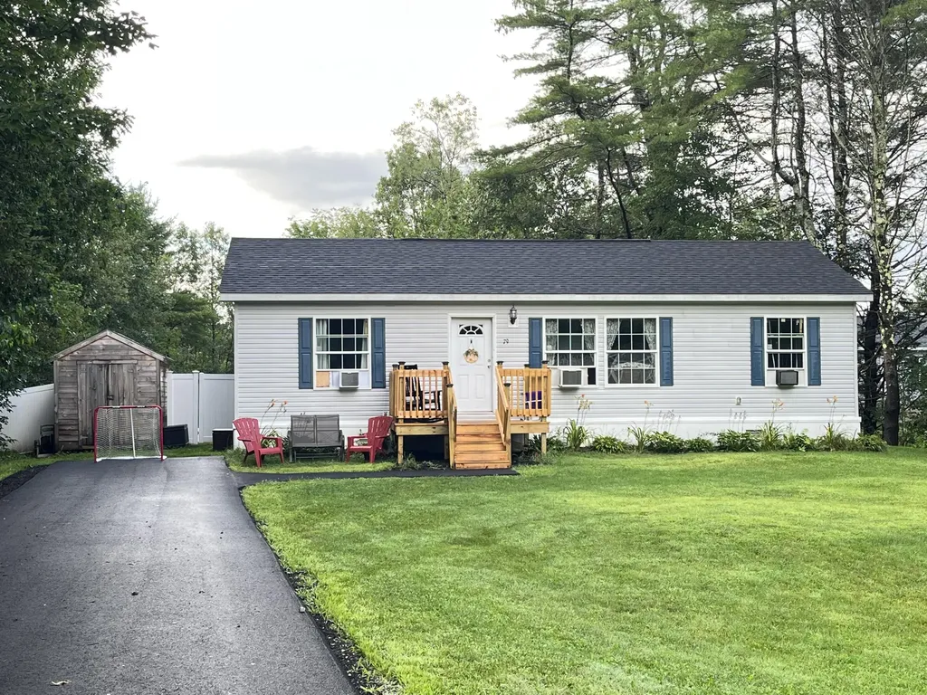 79 Portland Way Auburn ME 04210