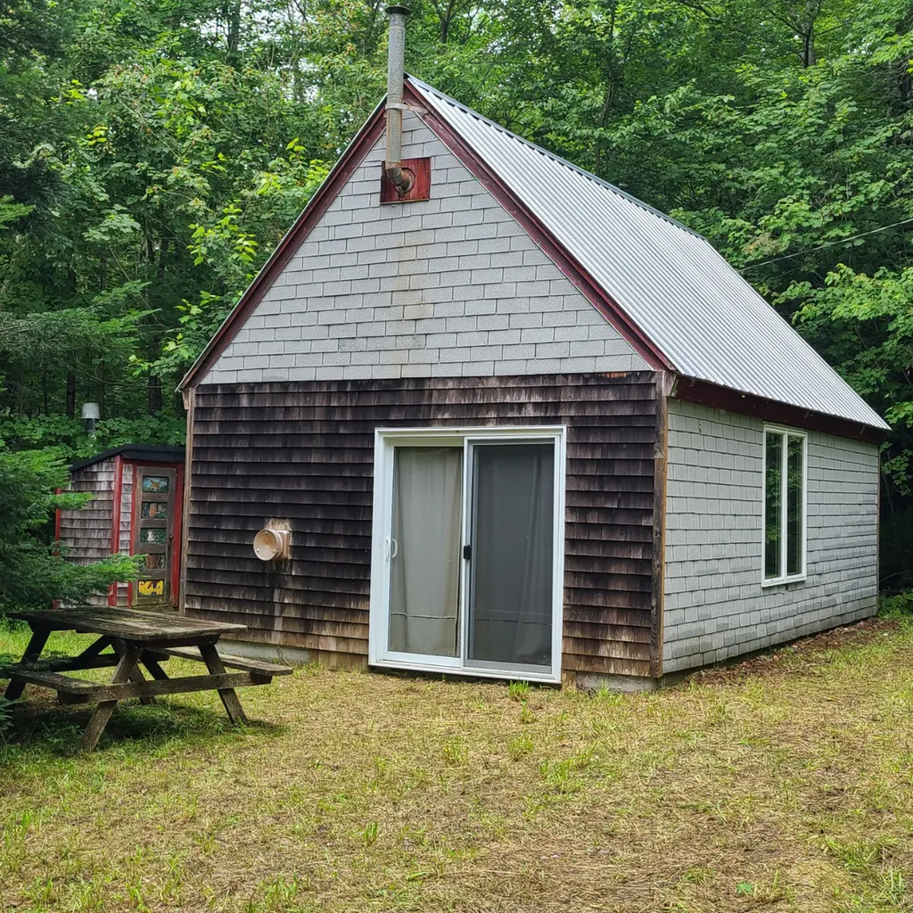 28 Pratt Road Wilton ME 04294