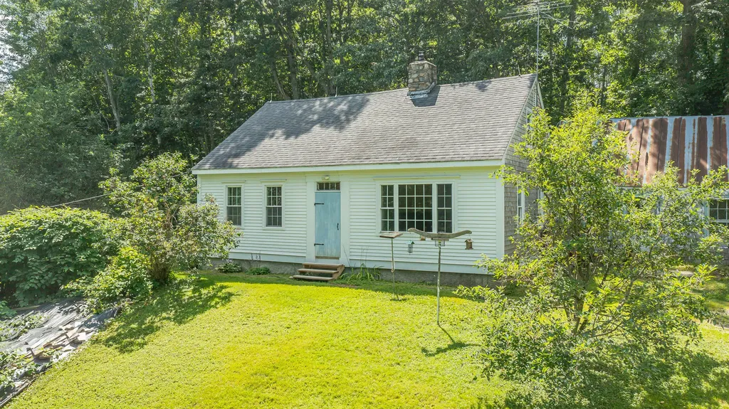 123 Thompson Road Montville ME 04941