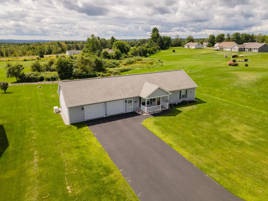 14 Fieldstone Drive Oakland ME 04963