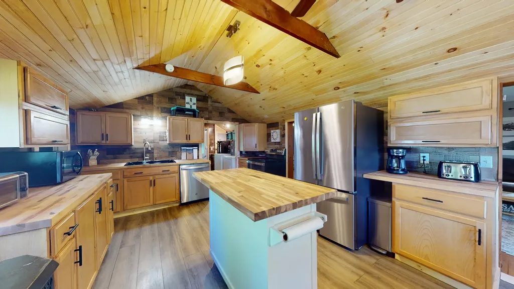 12 Hutchins Road Fairfield ME 04937