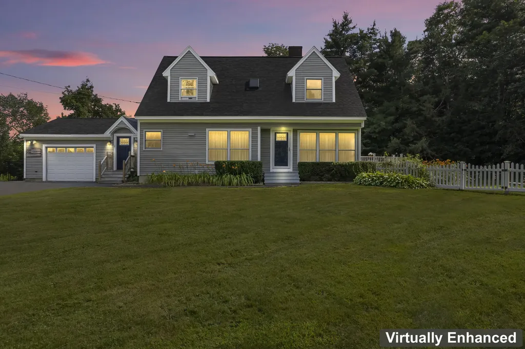 17 Canoe Club Road Hampden ME 04444