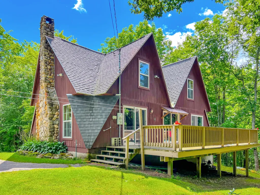105 Tuelltown Road West Paris ME 04289