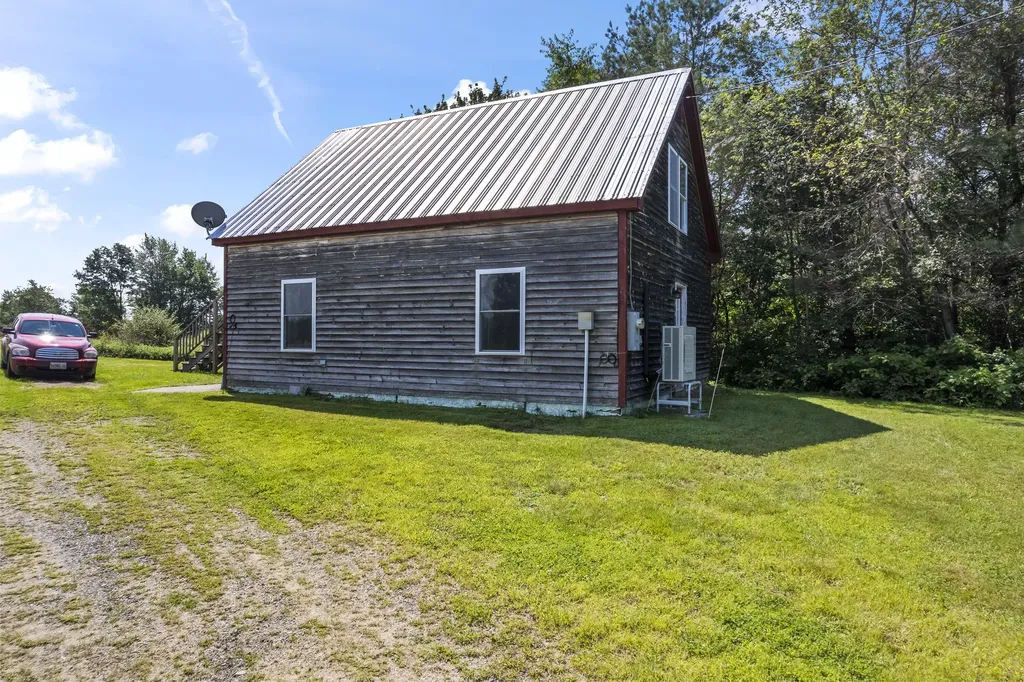 19 West Road Bowdoin ME 04287