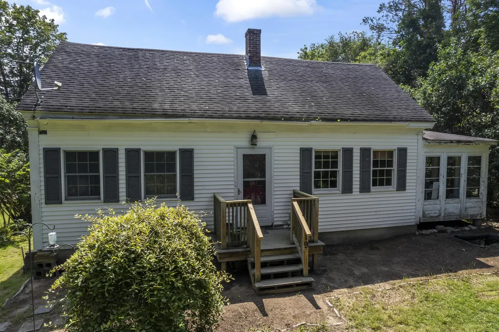 19 West Road Bowdoin ME 04287