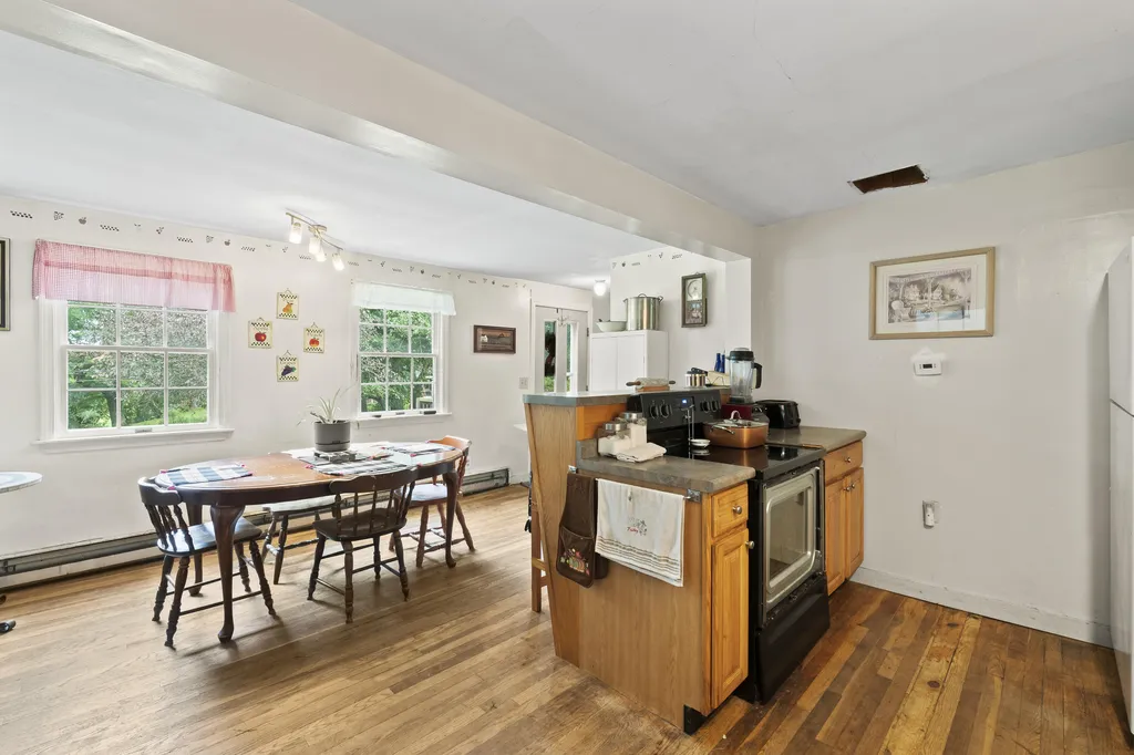 19 West Road Bowdoin ME 04287