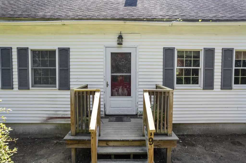19 West Road Bowdoin ME 04287
