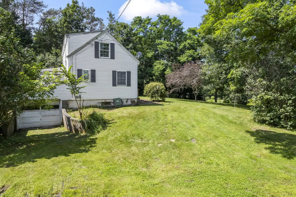 19 West Road Bowdoin ME 04287