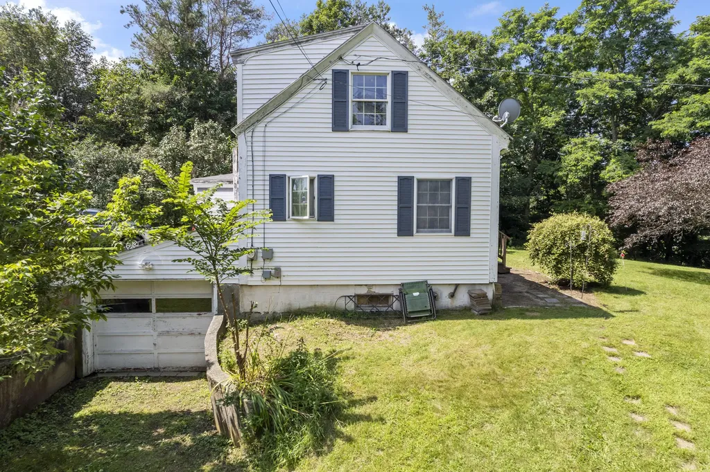 19 West Road Bowdoin ME 04287