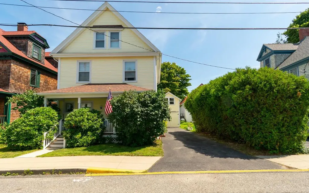 22 Greeley Avenue Bar Harbor ME 04609