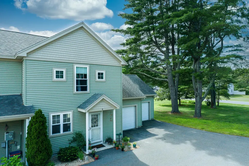 8 Edgefield Lane Brunswick ME 04011
