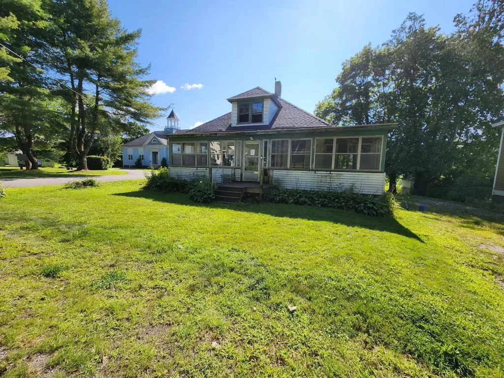 21 Mills Road Newcastle ME 04553