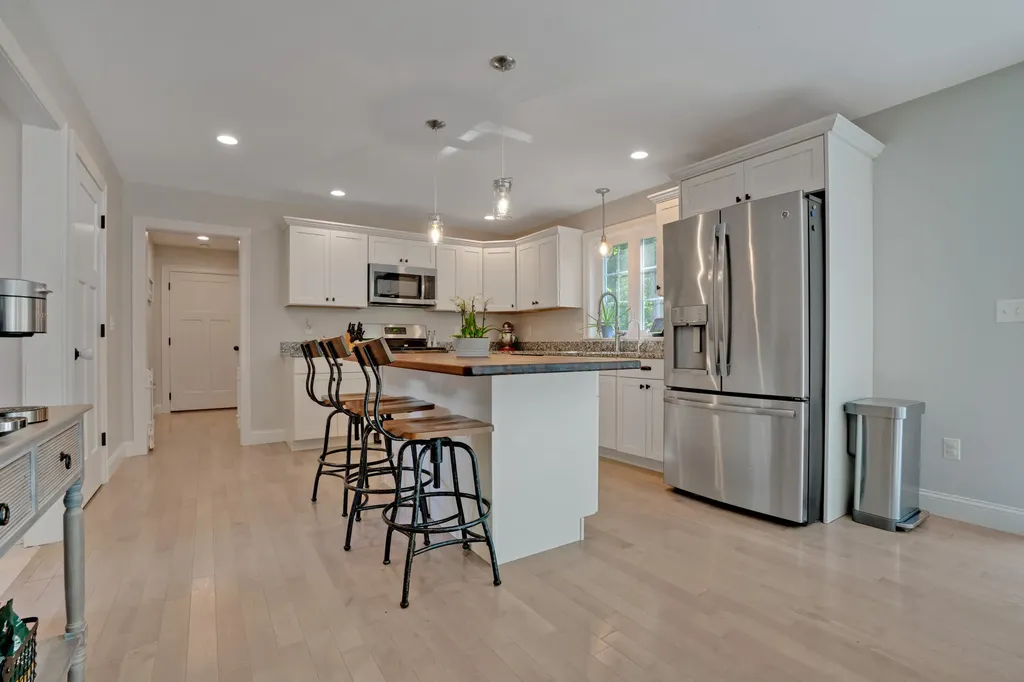 4 Oak Forest Road York ME 03909