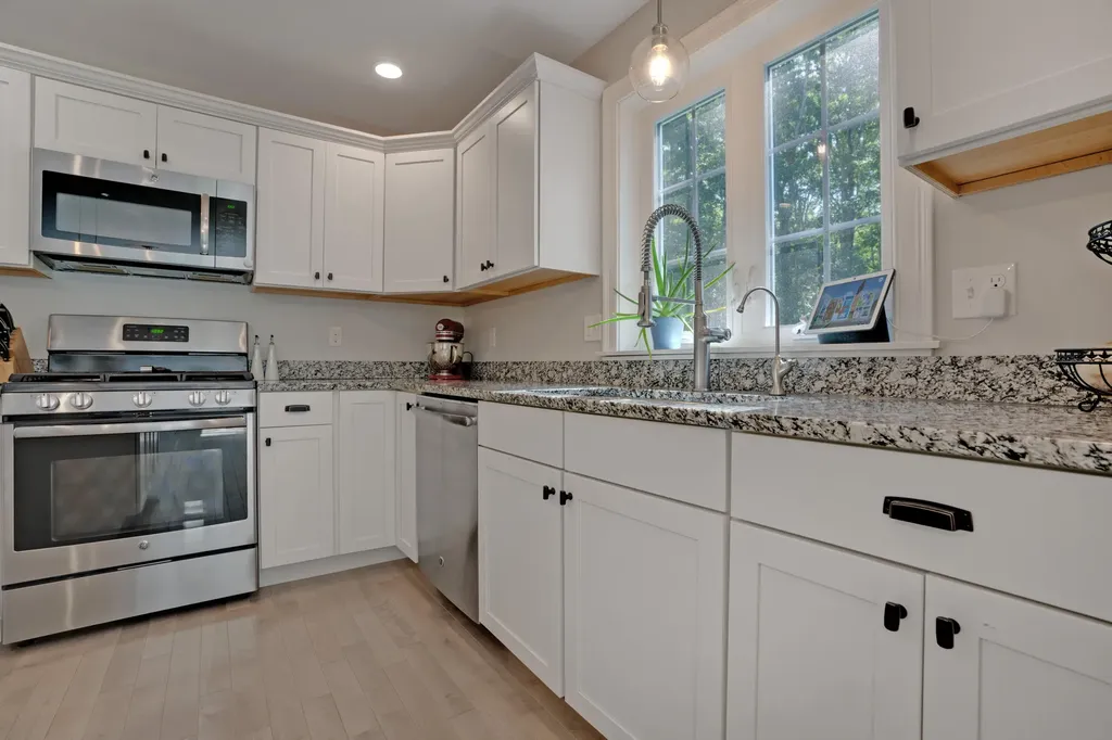 4 Oak Forest Road York ME 03909