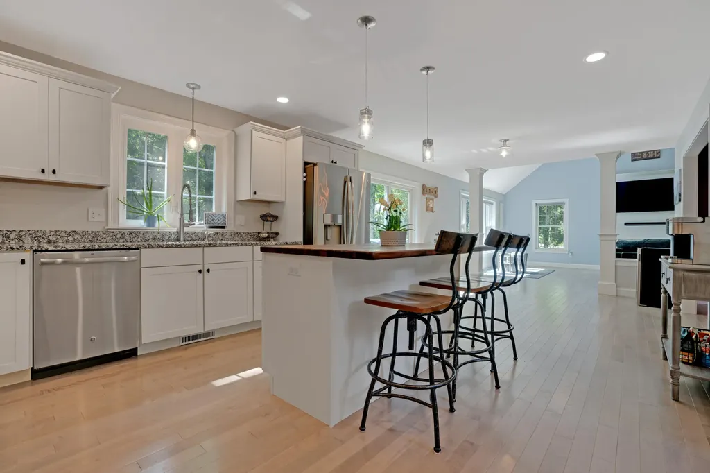 4 Oak Forest Road York ME 03909