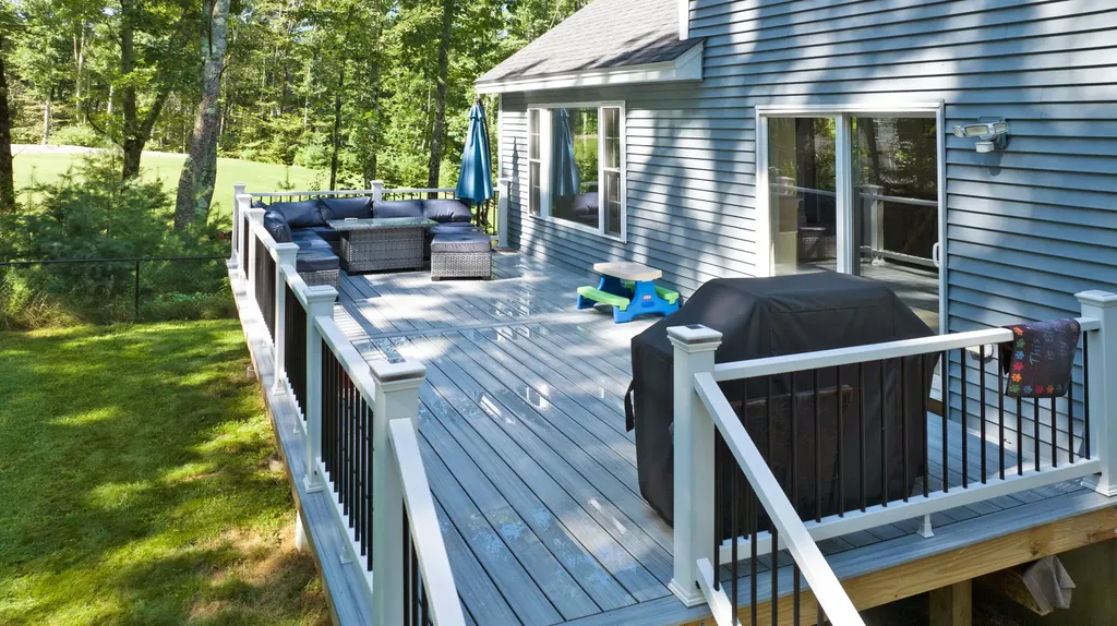4 Oak Forest Road York ME 03909