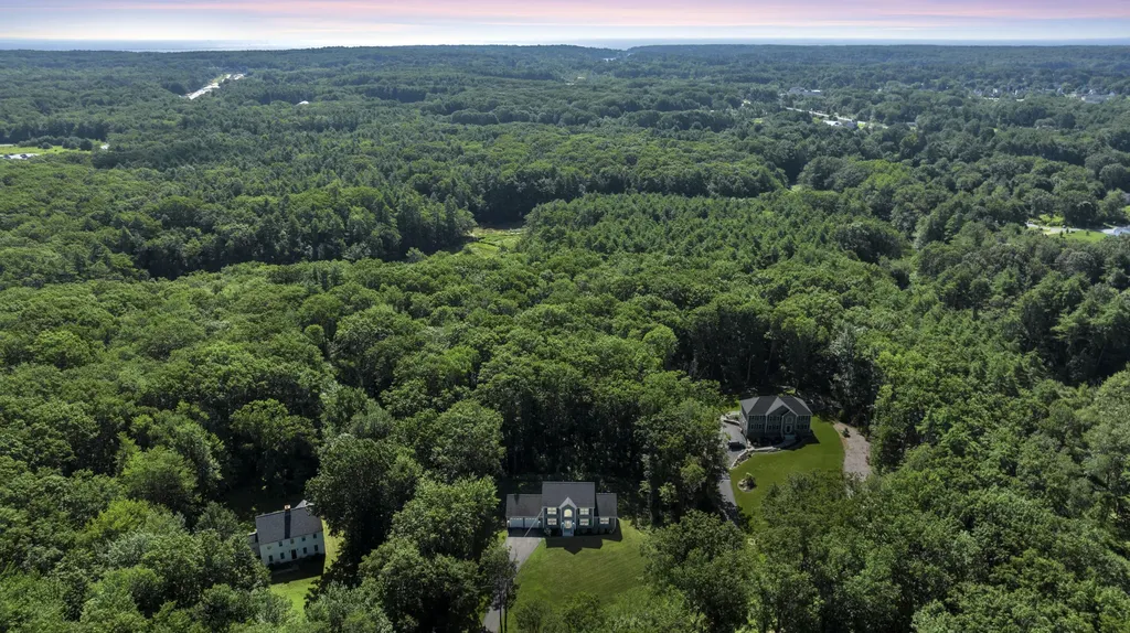 4 Oak Forest Road York ME 03909