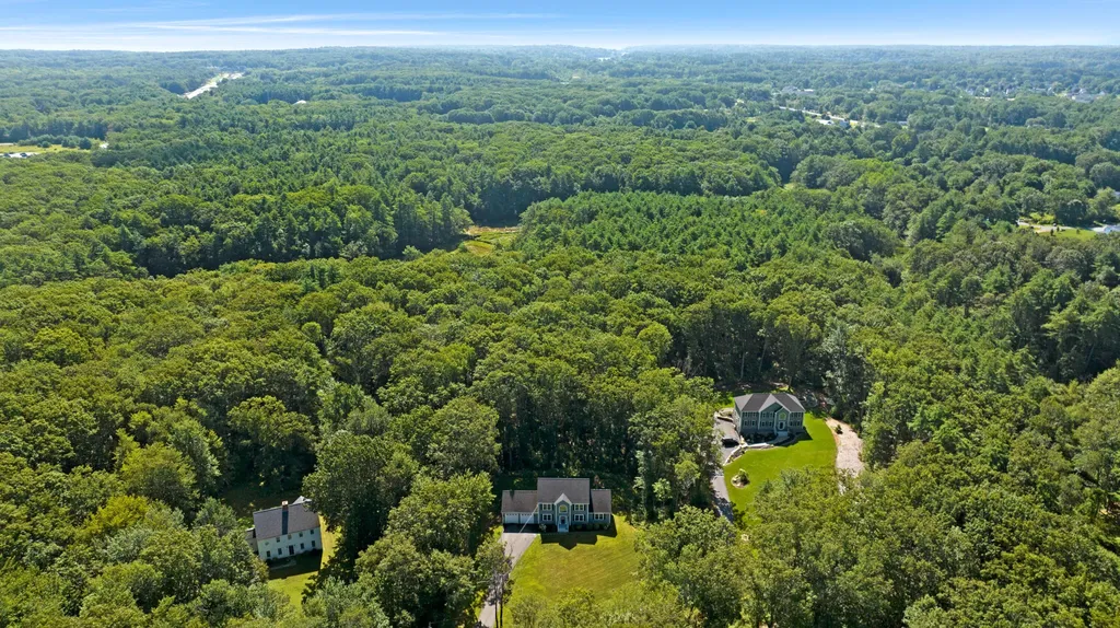 4 Oak Forest Road York ME 03909
