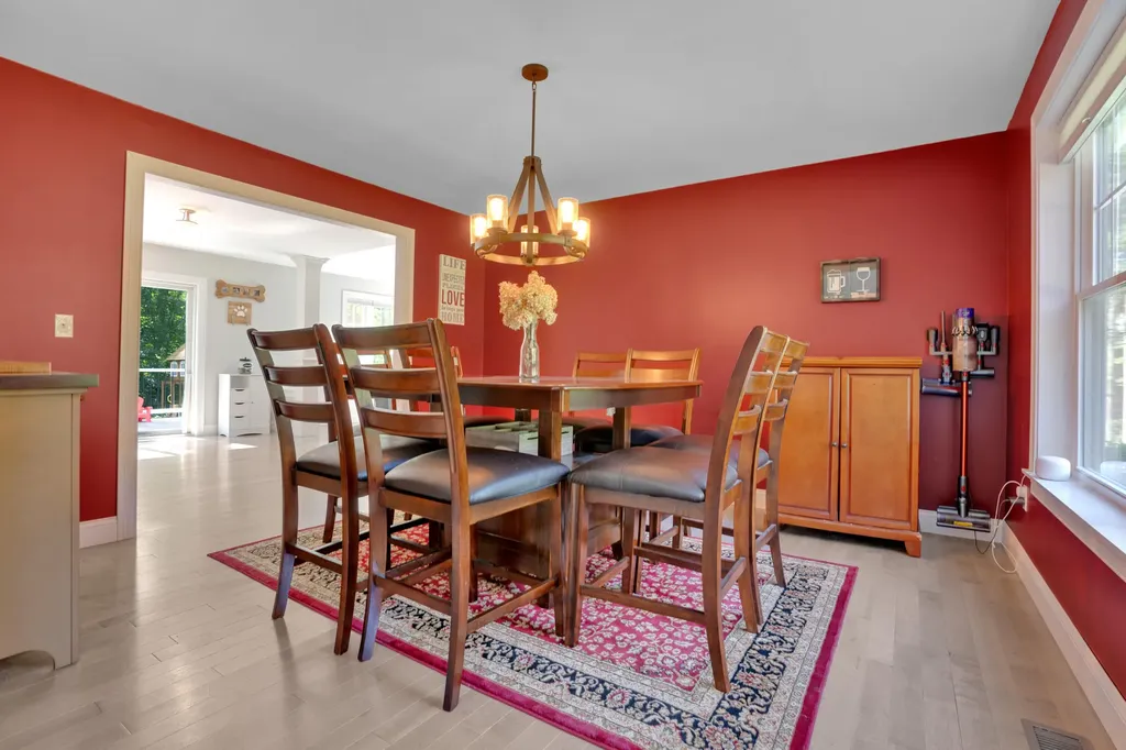 4 Oak Forest Road York ME 03909