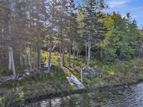 148 Scraggle Point Road Saint George ME 04859