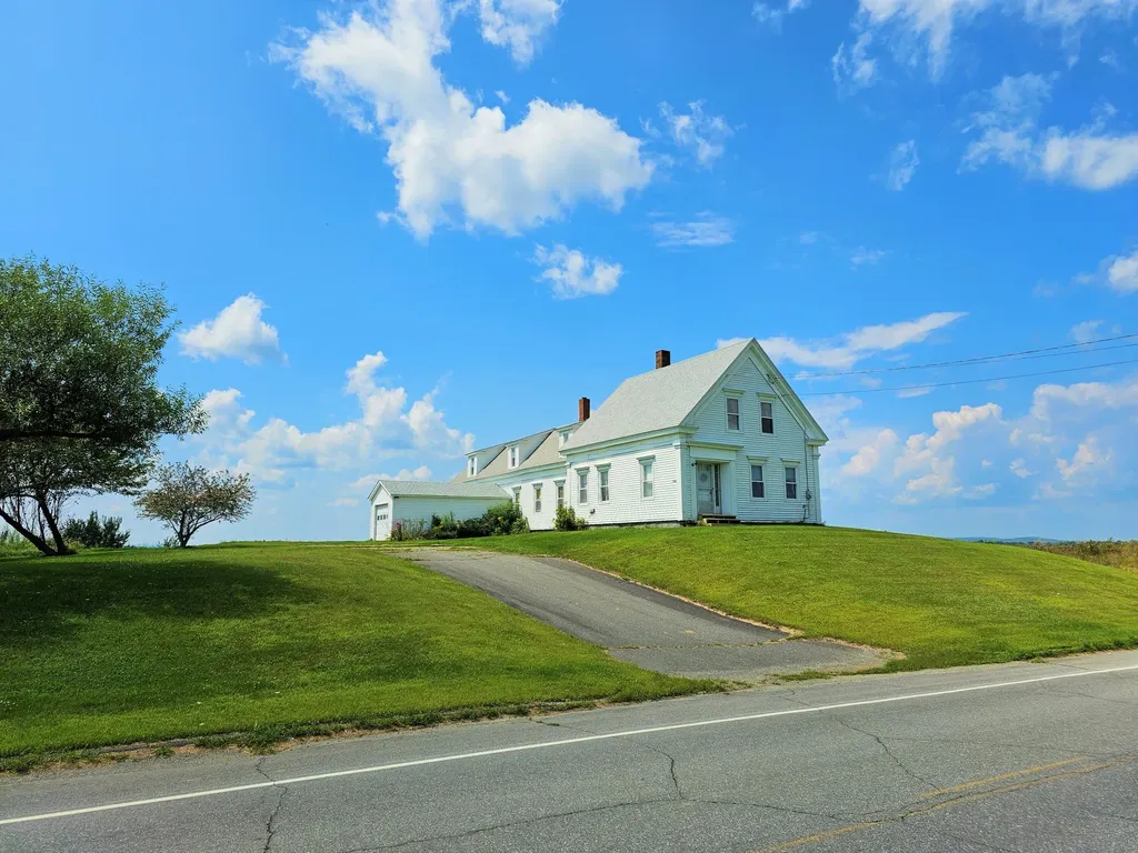 1066 Hinckley Road Clinton ME 04927