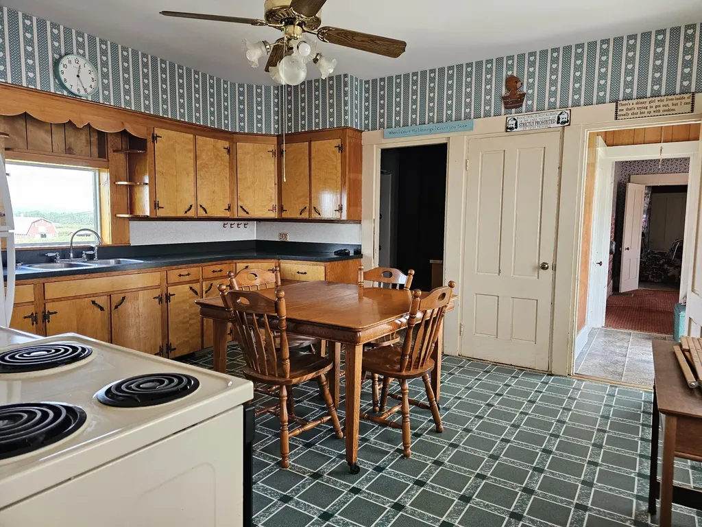 1066 Hinckley Road Clinton ME 04927