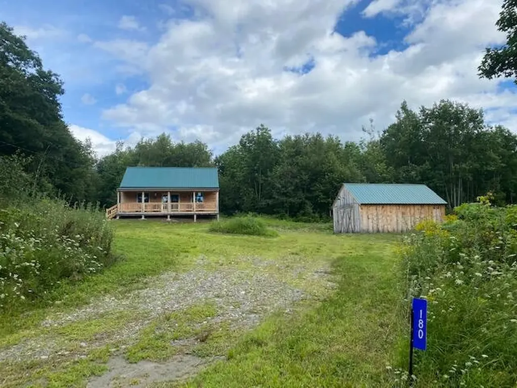 180 N Taylor Road Mount Vernon ME 04352