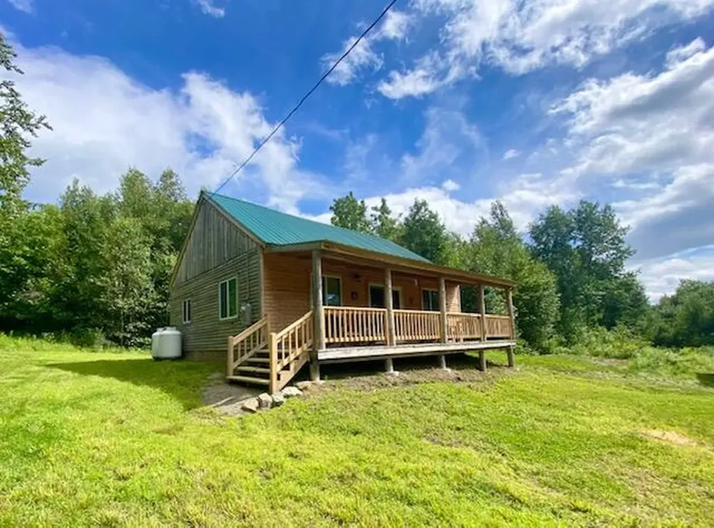 180 N Taylor Road Mount Vernon ME 04352
