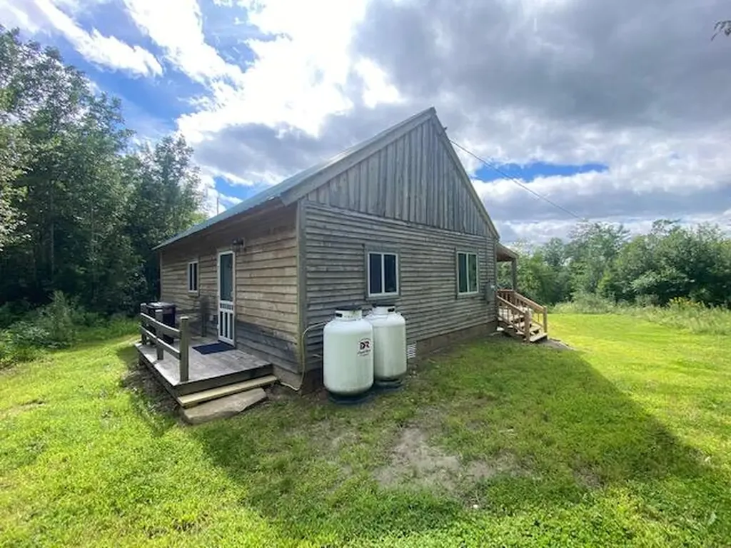 180 N Taylor Road Mount Vernon ME 04352