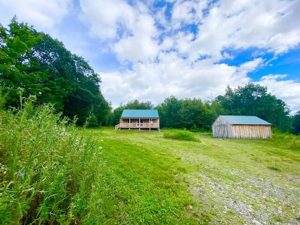 180 N Taylor Road Mount Vernon ME 04352