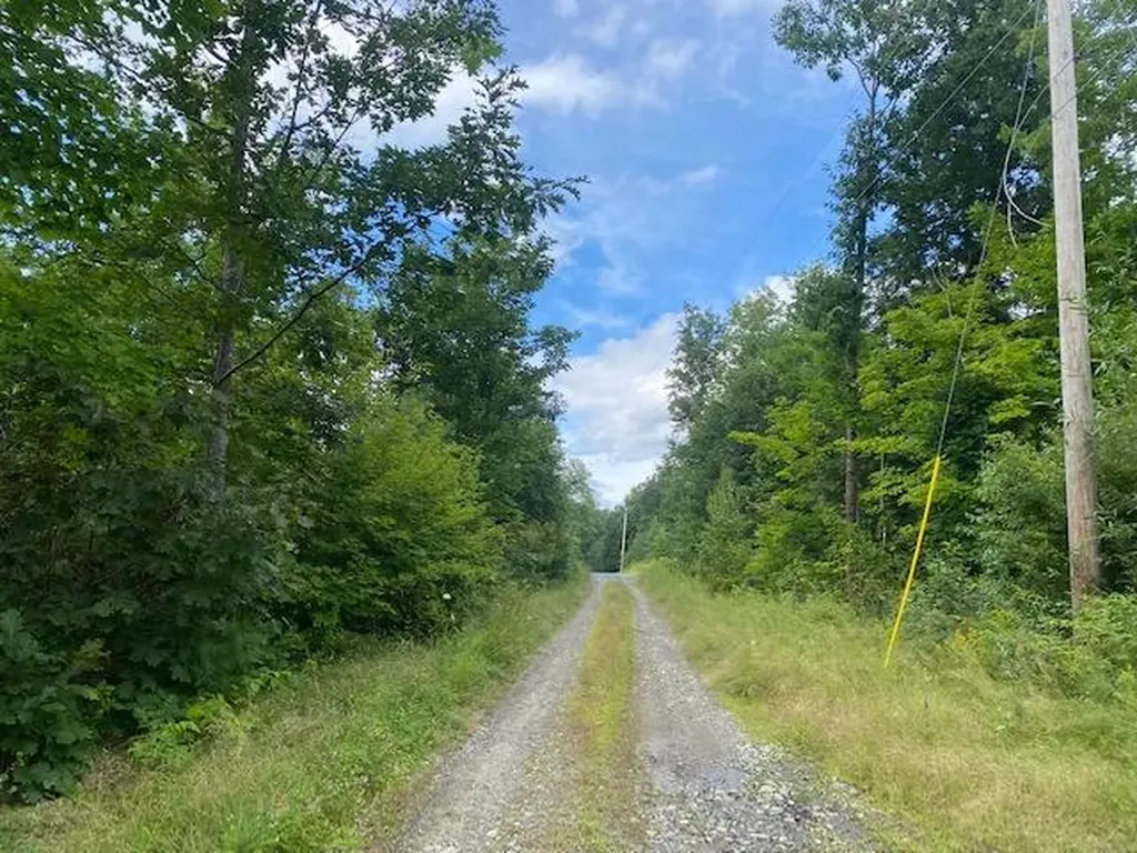 180 N Taylor Road Mount Vernon ME 04352