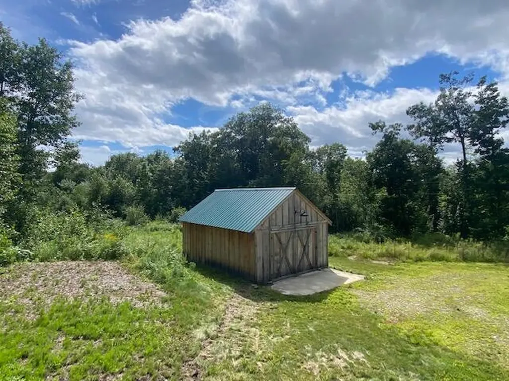180 N Taylor Road Mount Vernon ME 04352