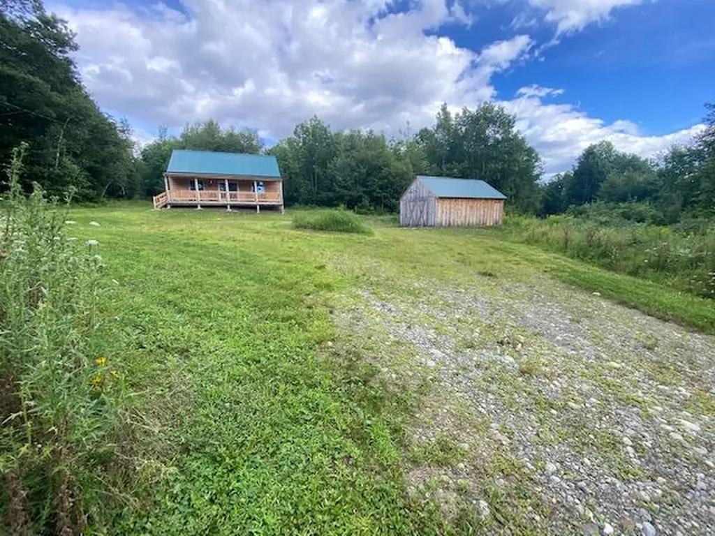 180 N Taylor Road Mount Vernon ME 04352