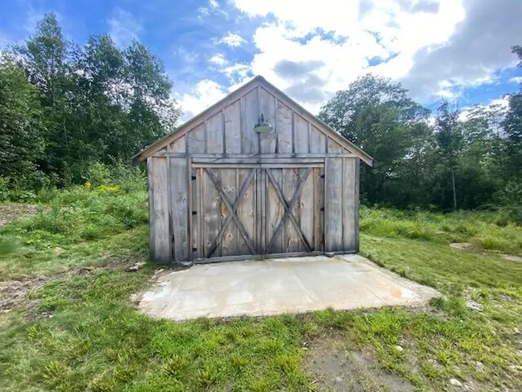 180 N Taylor Road Mount Vernon ME 04352