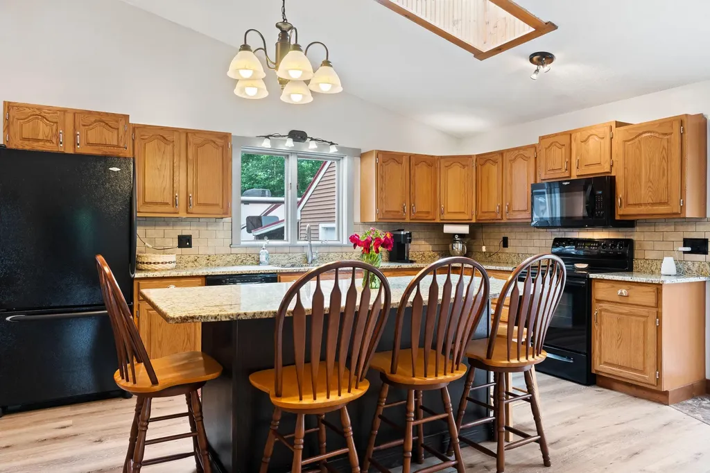 85 N Saunders Road Greene ME 04236