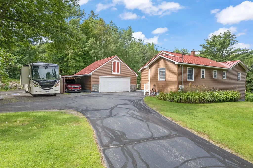 85 N Saunders Road Greene ME 04236