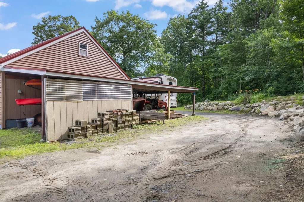 85 N Saunders Road Greene ME 04236