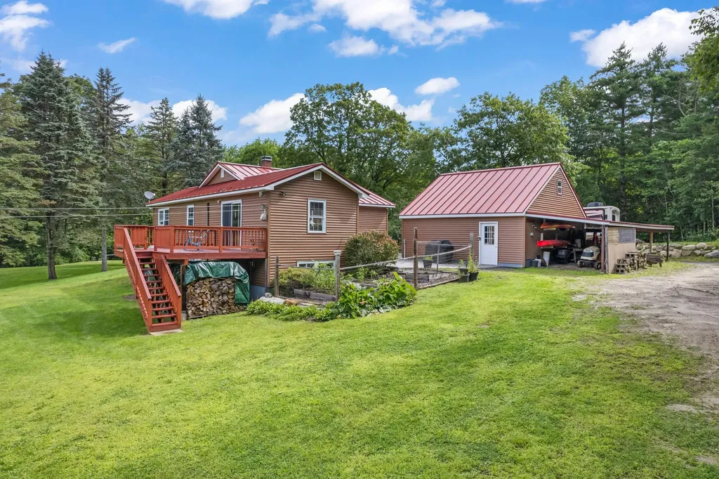 85 N Saunders Road Greene ME 04236