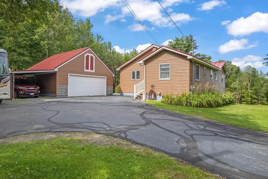 85 N Saunders Road Greene ME 04236