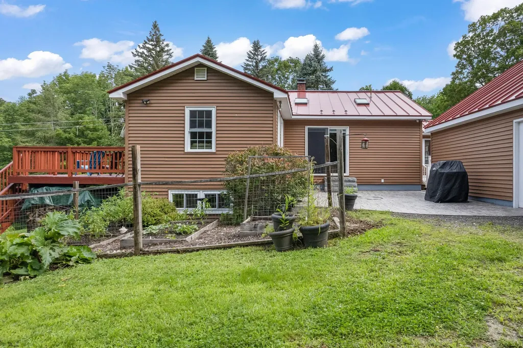 85 N Saunders Road Greene ME 04236