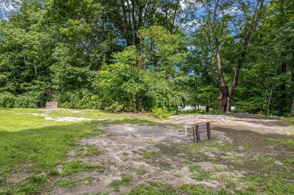 85 N Saunders Road Greene ME 04236