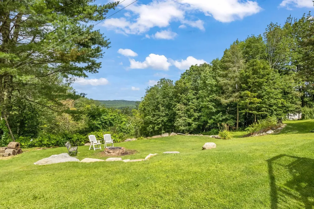85 N Saunders Road Greene ME 04236