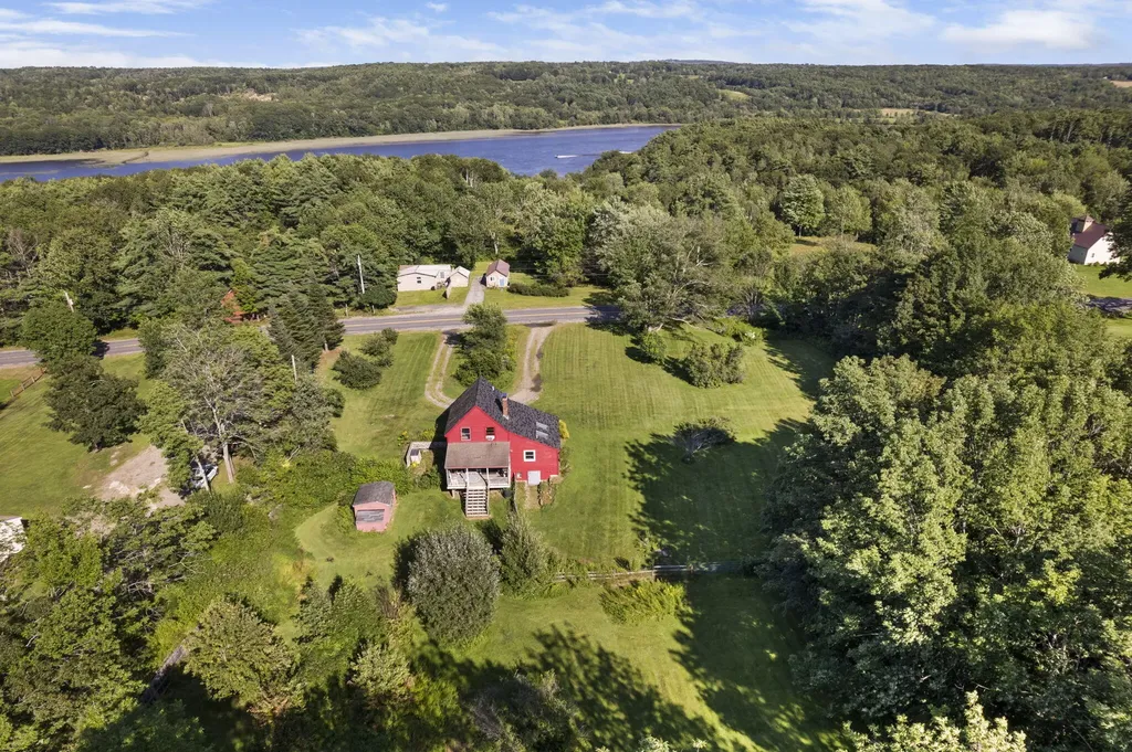 870 River Road Richmond ME 04357