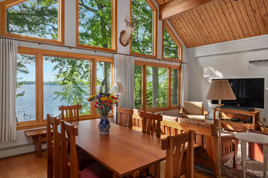 43/44 Gardner Road Raymond ME 04071